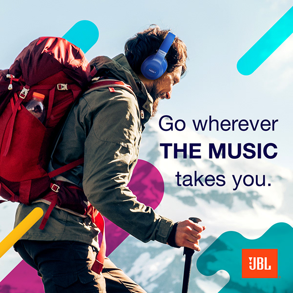 JBL Social Media hiking